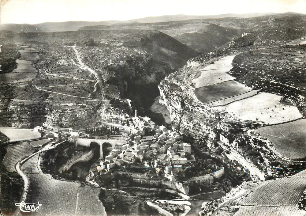 Minerve (Hérault) — Vista geral — Comsier (S.-L.) - Frente