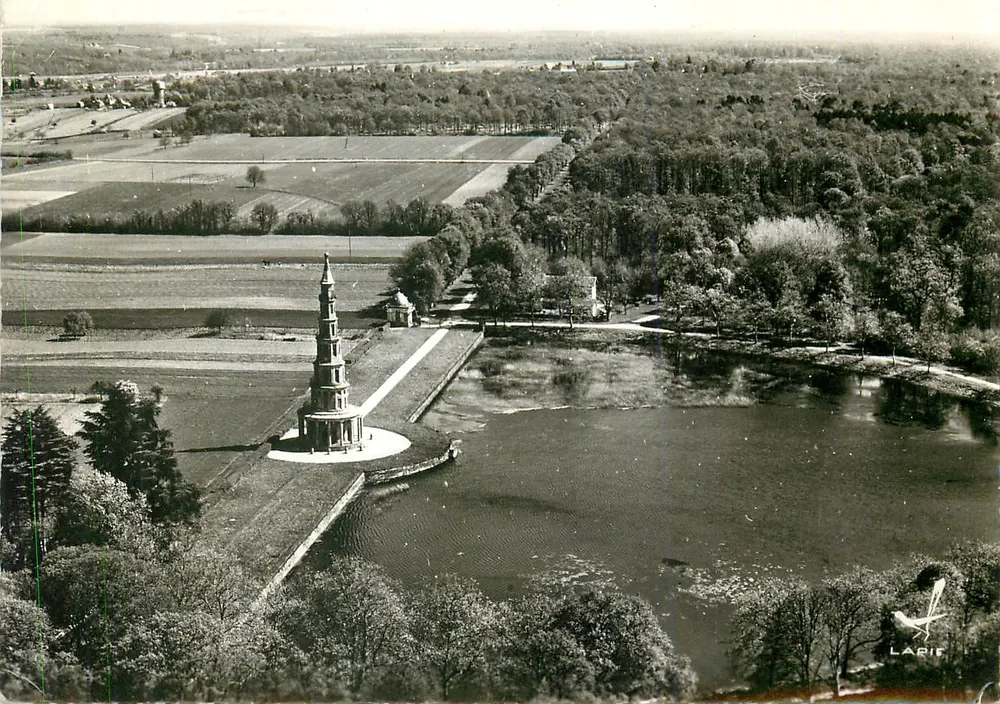 La Pagode de Chanteloup — Forêt d'Amboise — Édition LARIE, St-Maur - Recto