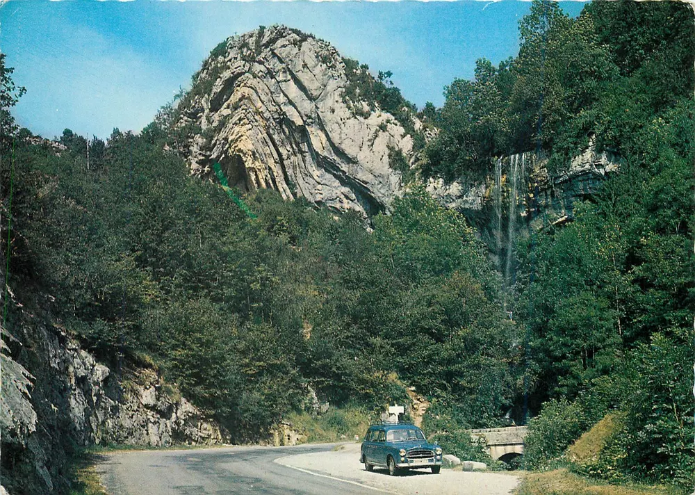 Le Chapeau de Gendarme — Environs de Saint-Claude (39 - Jura) — Les Tirages Modernes - Recto