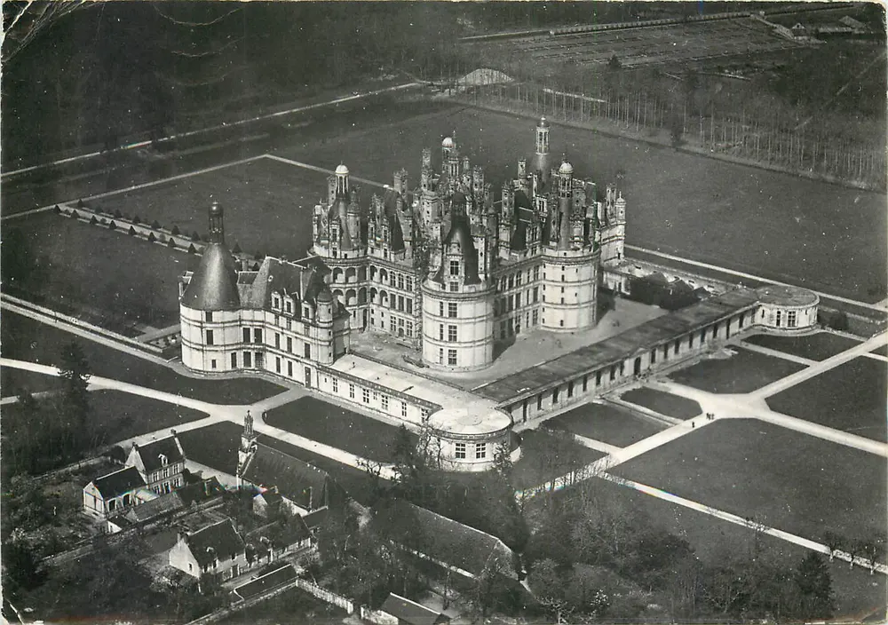 Chambord (Loir-et-Cher) — Luftbild (Südwesten) — Service Commercial de Photos Historiques, Paris - Vorderseite