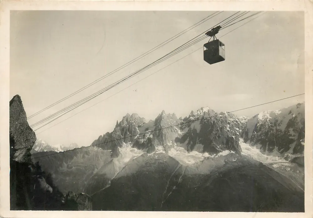 Chamonix-Mont-Blanc — O Teleférico dos Écrins — L. Morand, editor, n° 71 - Frente