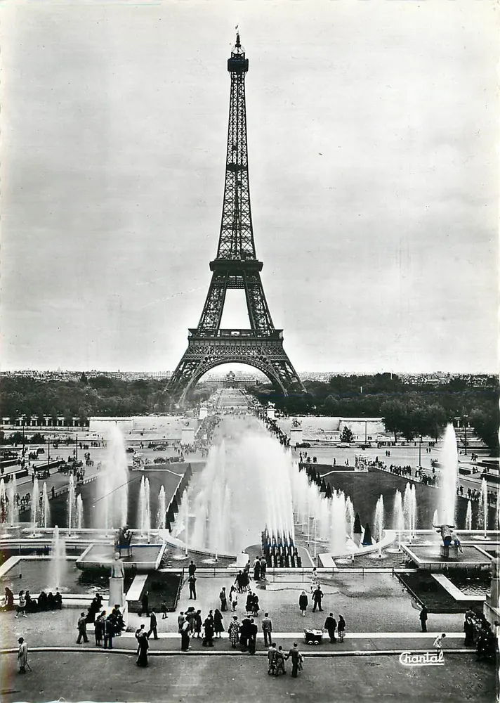 Paris — Die Eiffelturm (H. 300 m.) und die Fontänen des Palais de Chaillot — Editions CHANTAL - Vorderseite