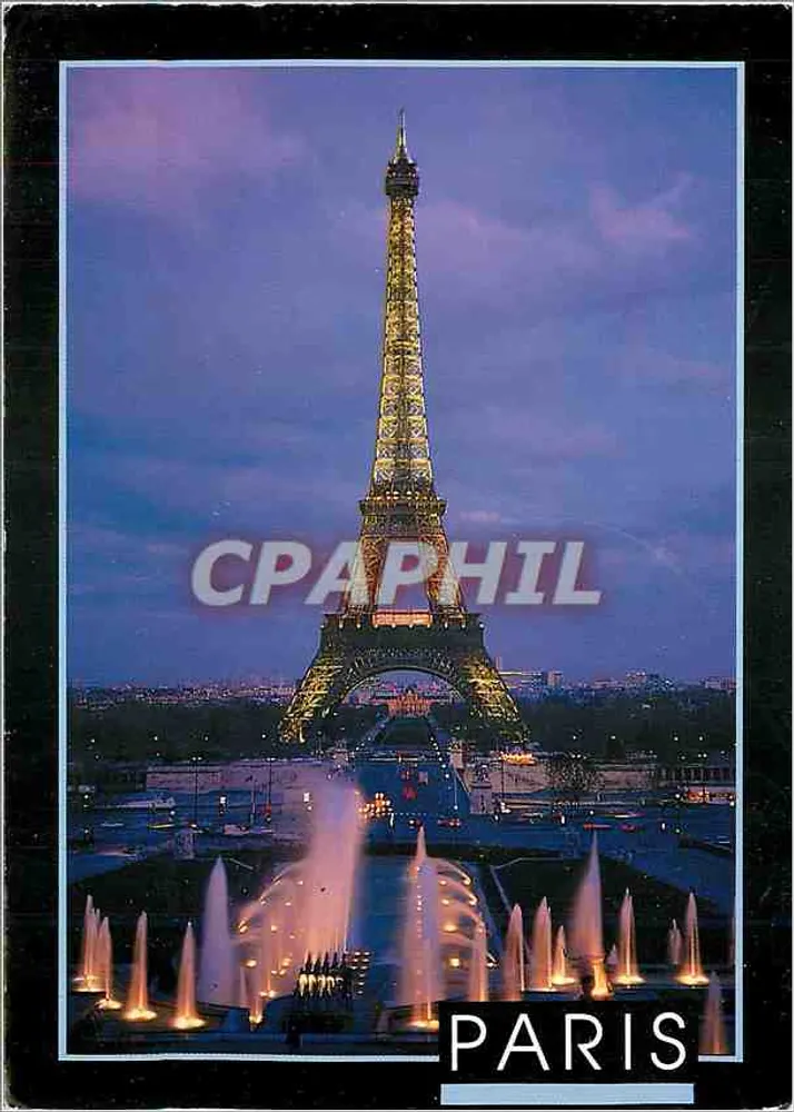 A Torre Eiffel — Paris - Frente