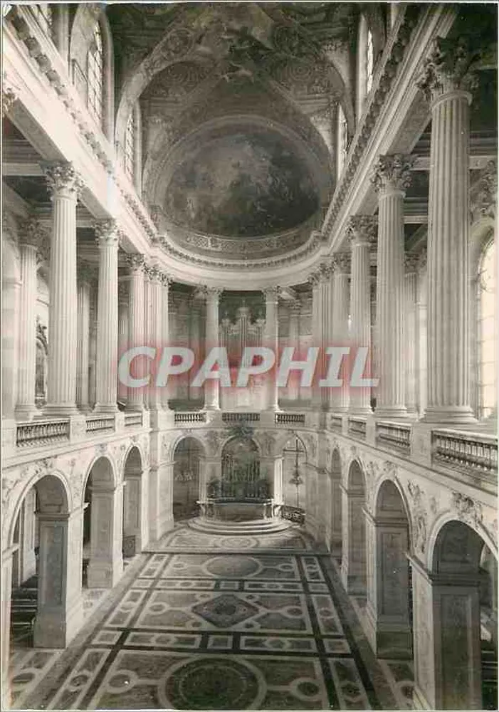Versailles - O Castelo - A Capela — Iniciada em 1699 por Mansard, concluída em 1710 por R. de Cotte — editor: Source Commercial, Paris - Frente