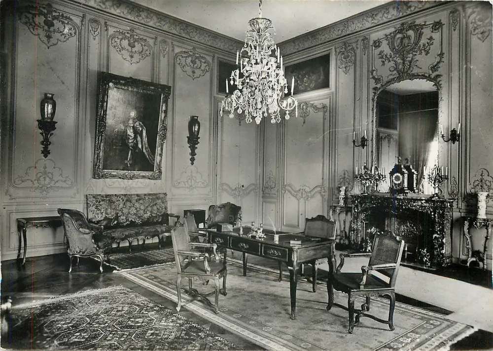 Château de Champs — Salon du premier étage — Service Commercial Monuments Historiques, Paris - Recto