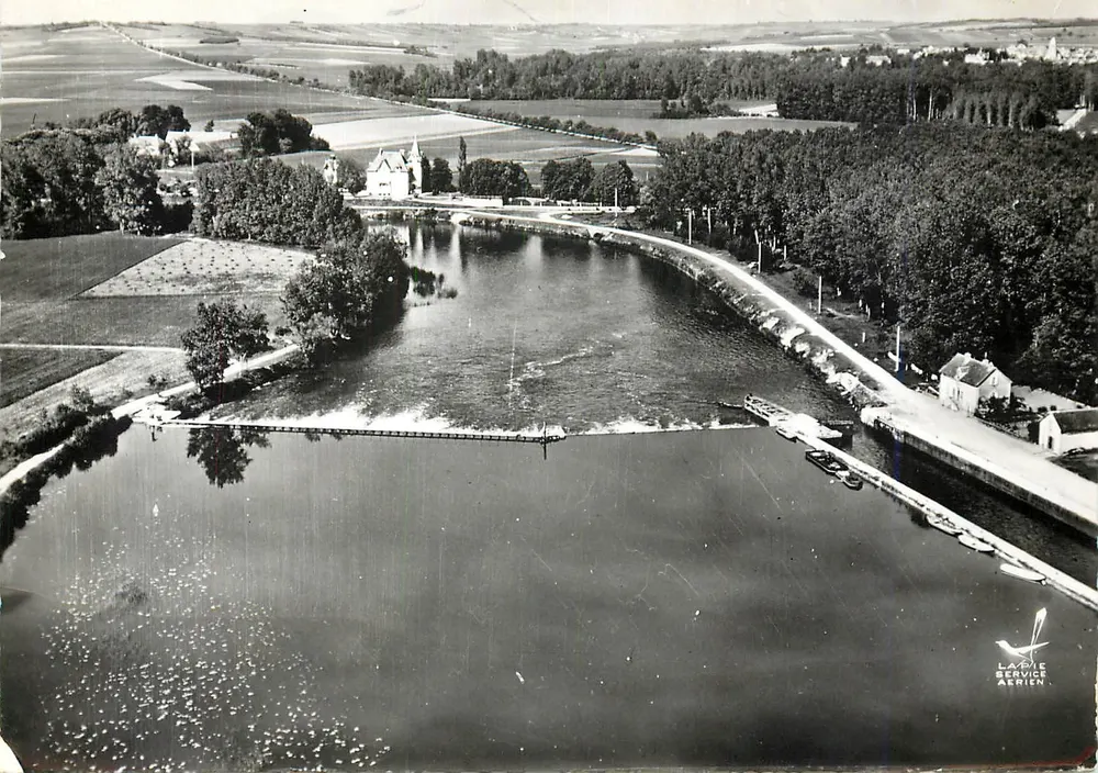 Pont-sur-Yonne — Staudamm von Champ-Fleury und Schloss Sixte — Edition LAPIE SERVICE AÉRIEN - Vorderseite