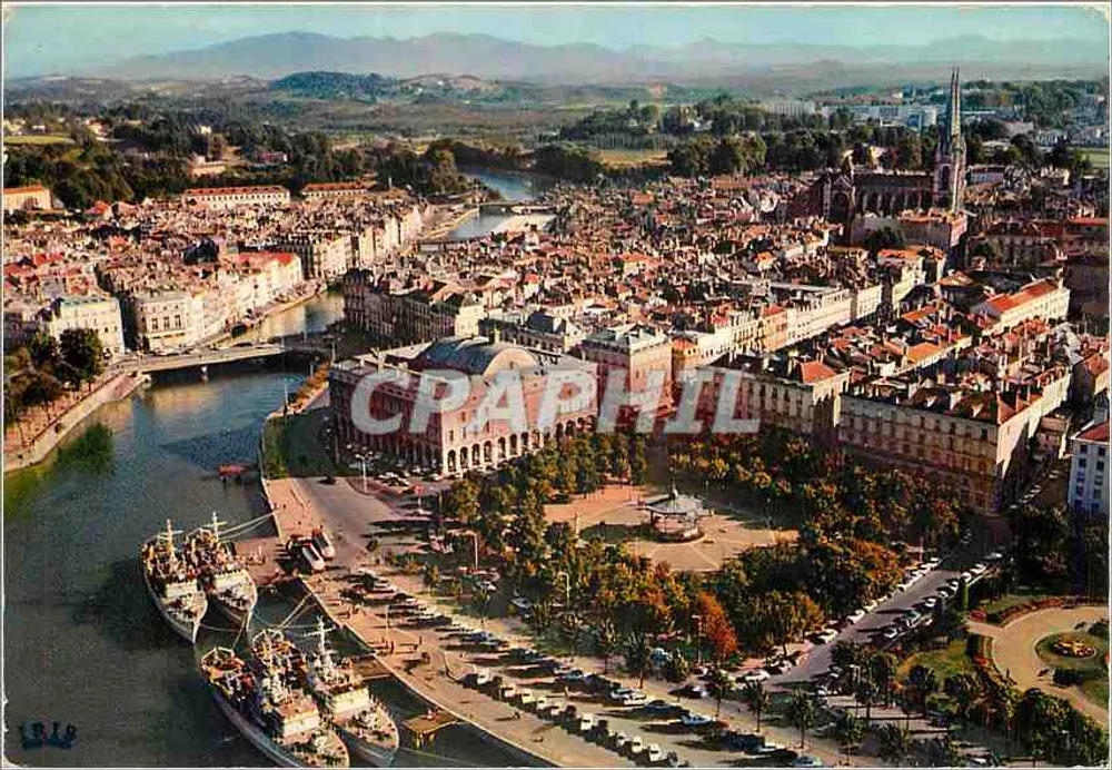 Bayonne — Allgemeiner Blick und das Rathaus — Lumicap - Vorderseite