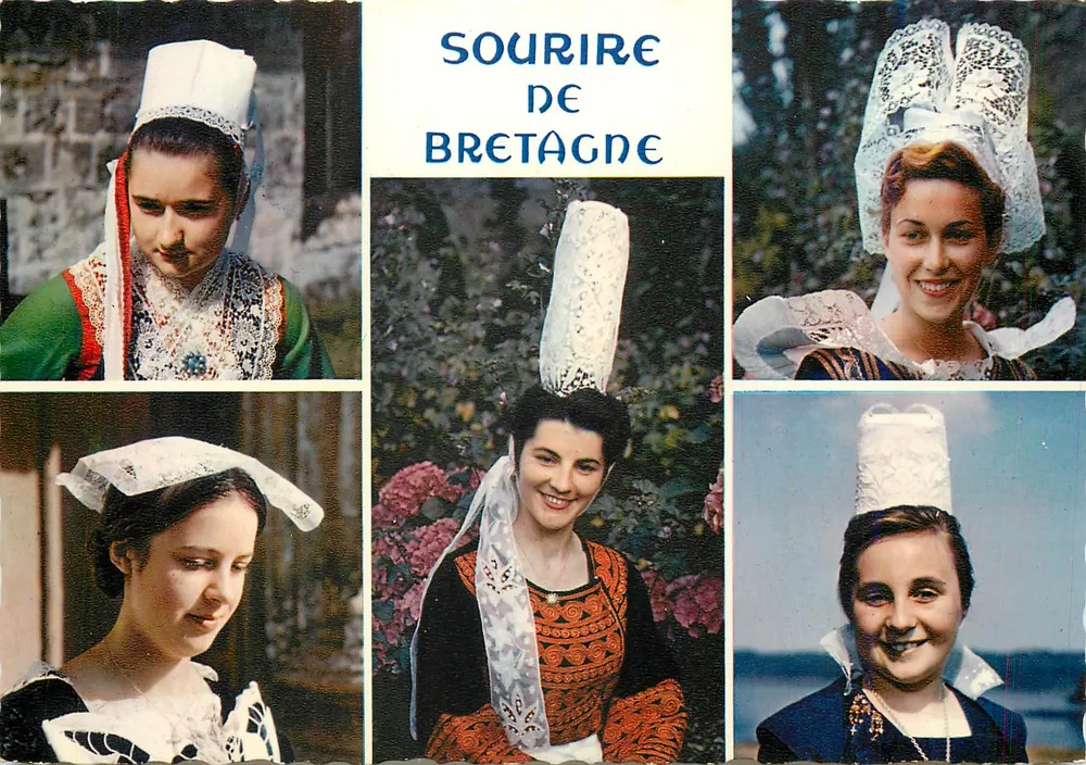 Uśmiech Bretanii — Młode kobiety w strojach z Lorient, Quimper, Fouesnant — Éditions d'Art Le Doaré, Châteaurin - Awers