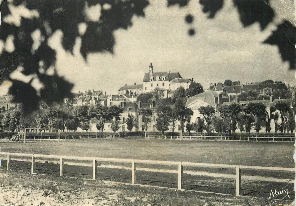 Joigny — Vista geral e o Estádio Municipal — Alain (Série 8) - Frente