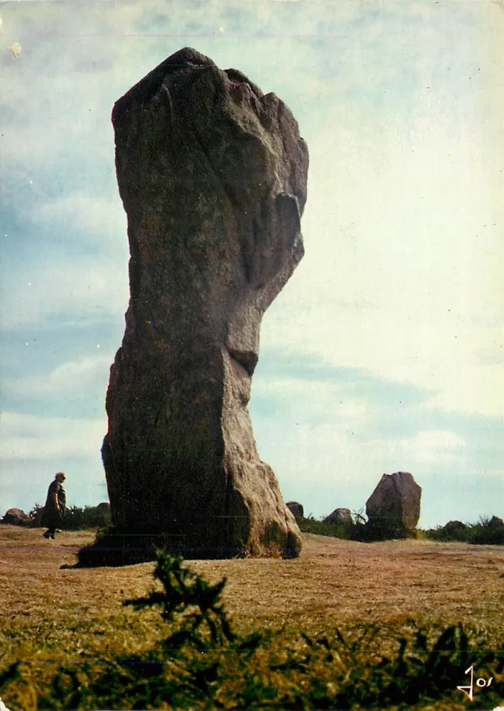 Carnac (Morbihan) — Alinhamentos do Ménez : o menhir chamado "O Gigante" — Edições de Arte JOS - Frente