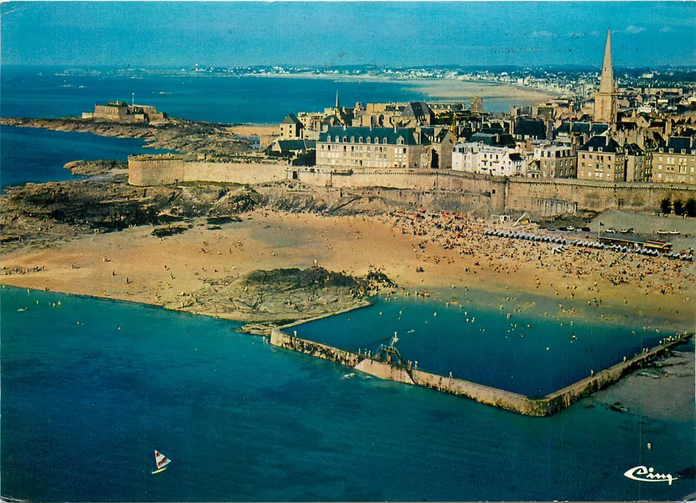 Saint-Malo (Ille-et-Vilaine) — Luftbild der Plage Bon Secours und der Schwimmbecken — Verlag Cing - Vorderseite
