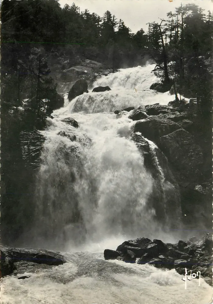 La Cascade (Hautes-Pyrénées) — Ponte da Espanha — Edições de Arte Martel - Frente