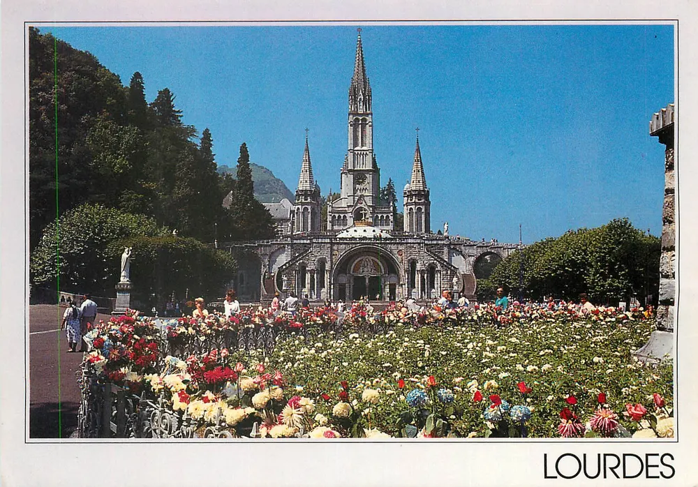 Lourdes — Basílica Nossa Senhora de Lourdes — MSM - Frente