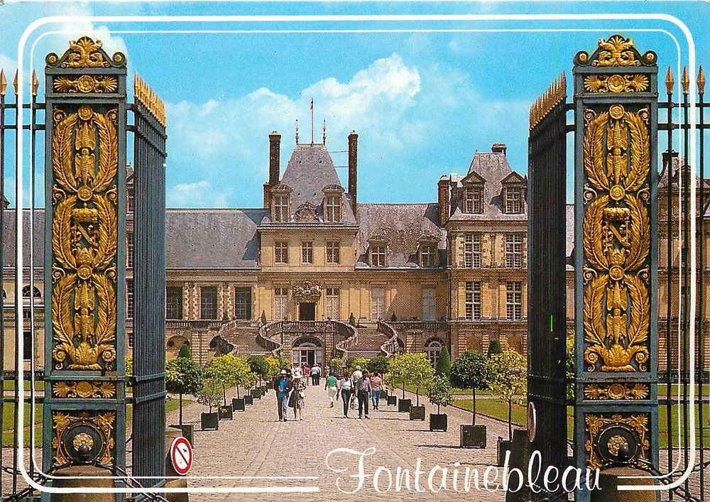 Fontainebleau — Eingang zum Schloss — Editions MACE - Vorderseite