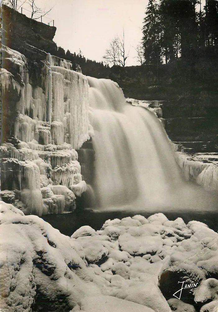 Villers-le-Lac — O Salto do Doubs — Foto Janin - Frente