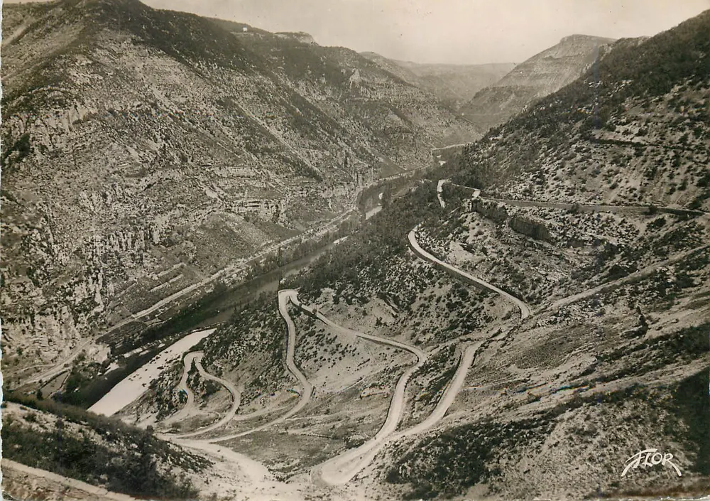 Les Lucets de La Malène — As Gorges do Tarn — Foto Real - Frente