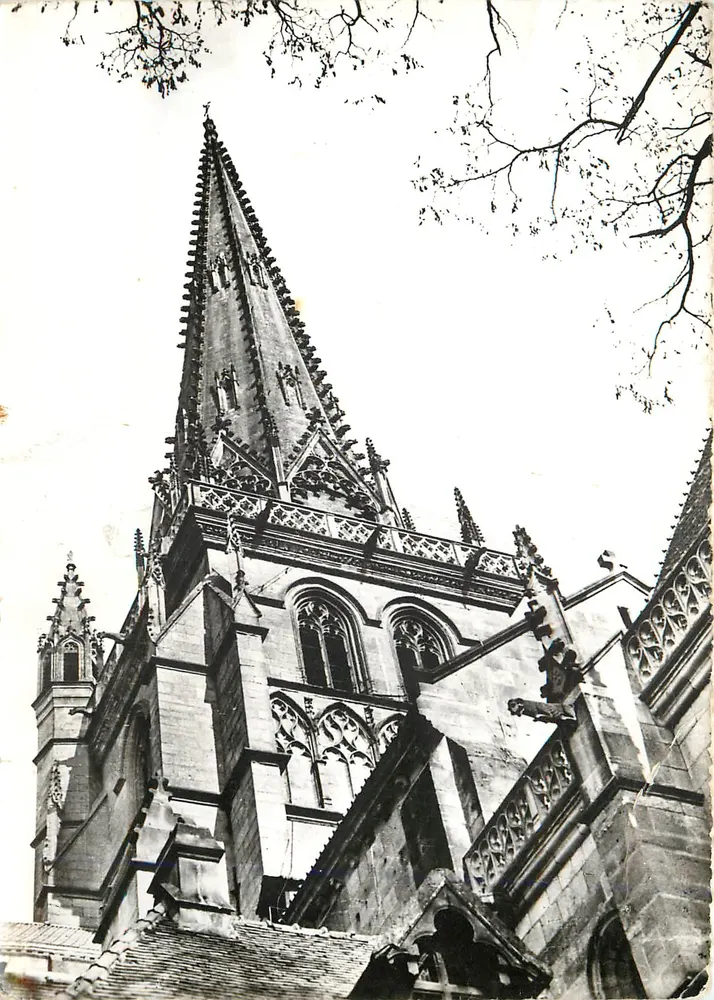 Catedral de Autun — Flecha do Cardeal Rolin — XVᵉ s. - Frente
