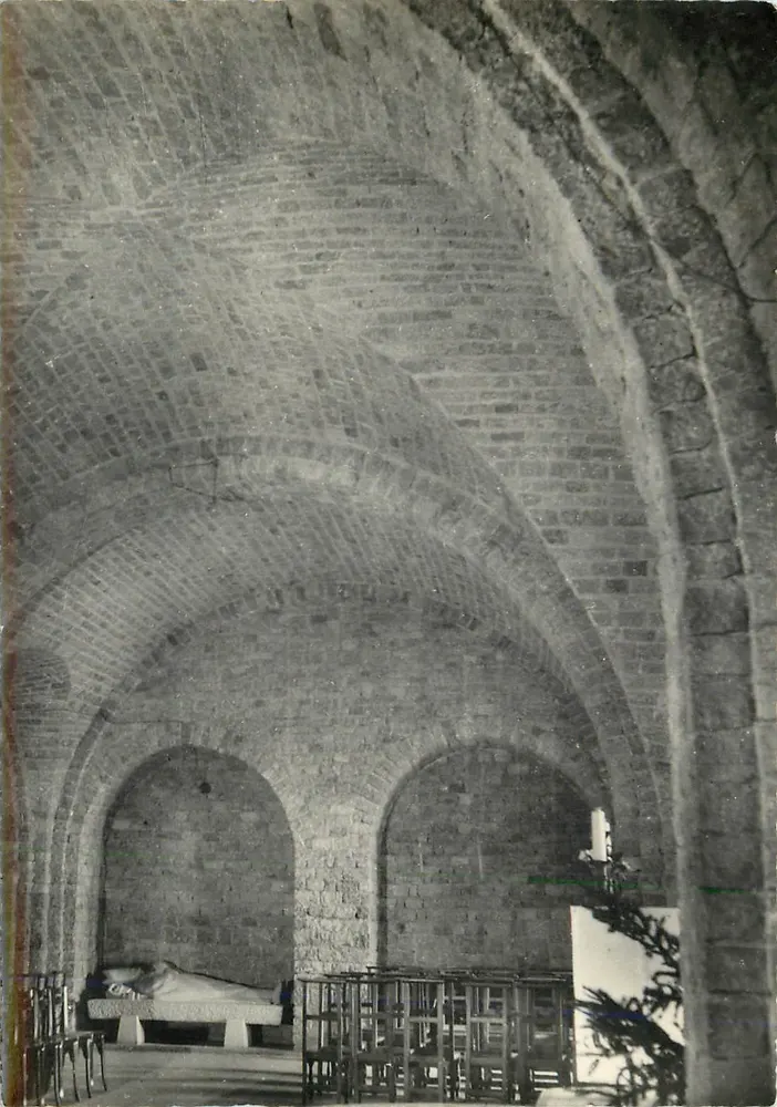 BESANÇON (Doubs) - Capela dos Buis - A Cripta — Tournier, Arquiteto - Frente