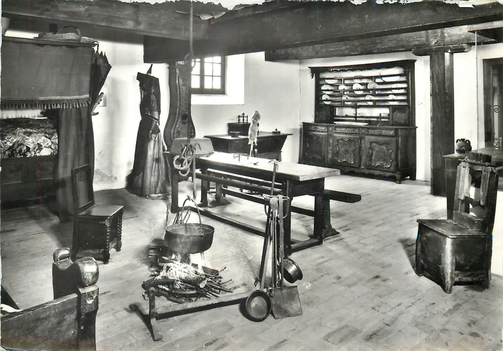 Bourg-en-Bresse — Velho Mosteiro de Brou — reconstituição de uma sala de fazenda bressã — Museu do Ain - Frente