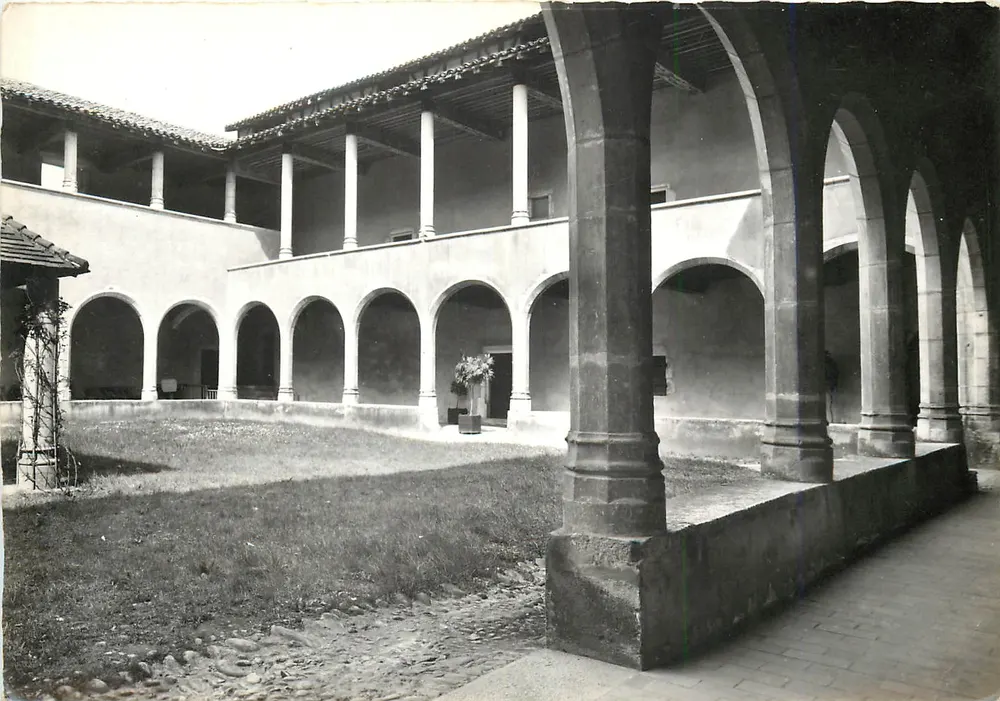 Bourg-en-Bresse — Antigo Mosteiro de Brou — Claustro das Cozinhas (fim do XIV s.) — Cliché Corrand (Ain) - Frente
