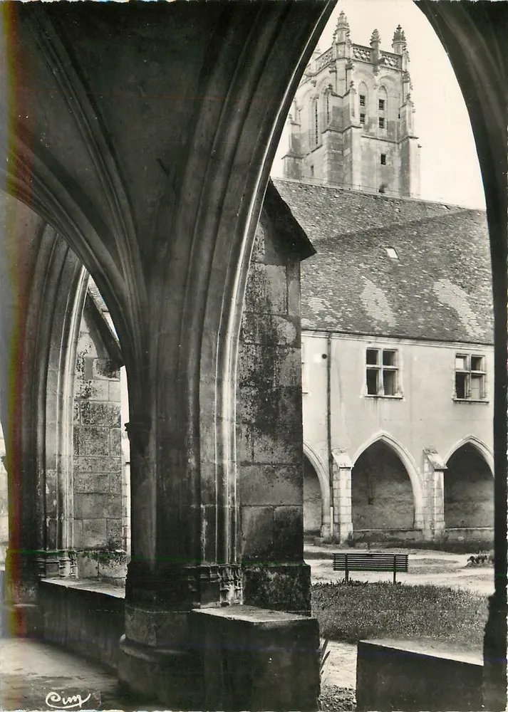 Igreja de Brou (Ain) — O Claustro e a Torre — Compter Imp. (S.-et-L.) - Frente