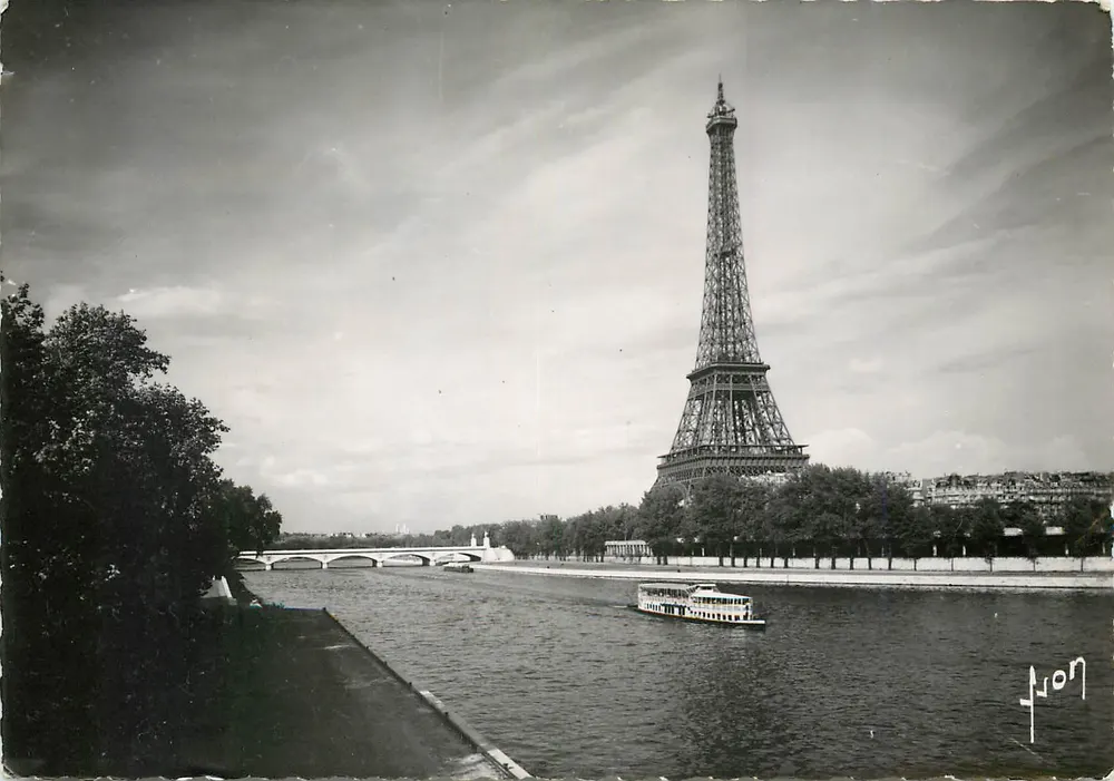 Torre Eiffel e o Ponte d'Iéna — Paris — Éditions de l'Art - Frente