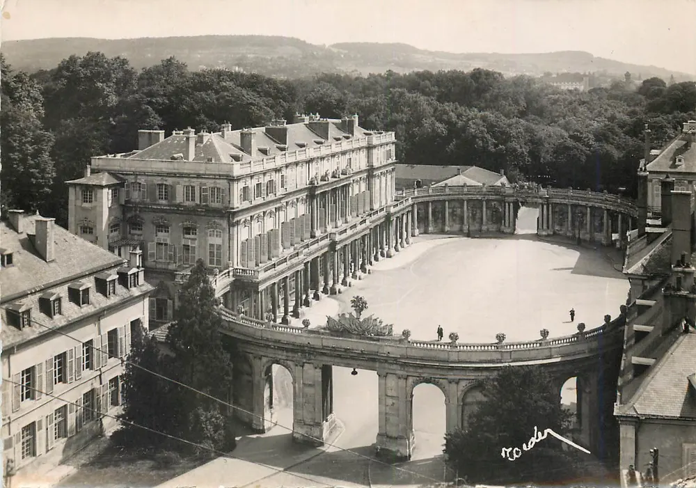 Nancy — Hemicirkel van de Place Carrière — Edities V. Roeder, Nancy - Voorkant