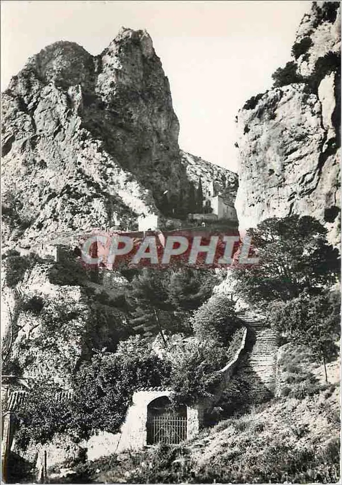 Moustiers-Sainte-Marie — Via della Chiesa — Edizioni « MAR » 4, Blvd. Cimiez, Nice - Recto
