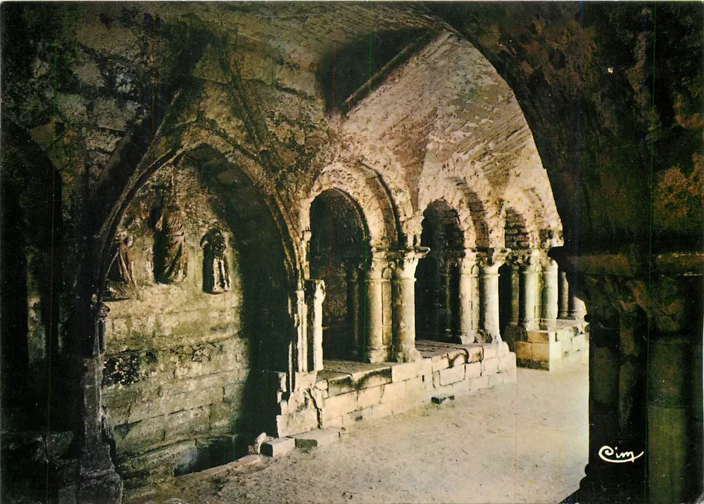 Abbaye de Nieul-sur-l'Autize — Salle capitulaire et sépulture de la Mère d'Éléonore — Cim - Recto