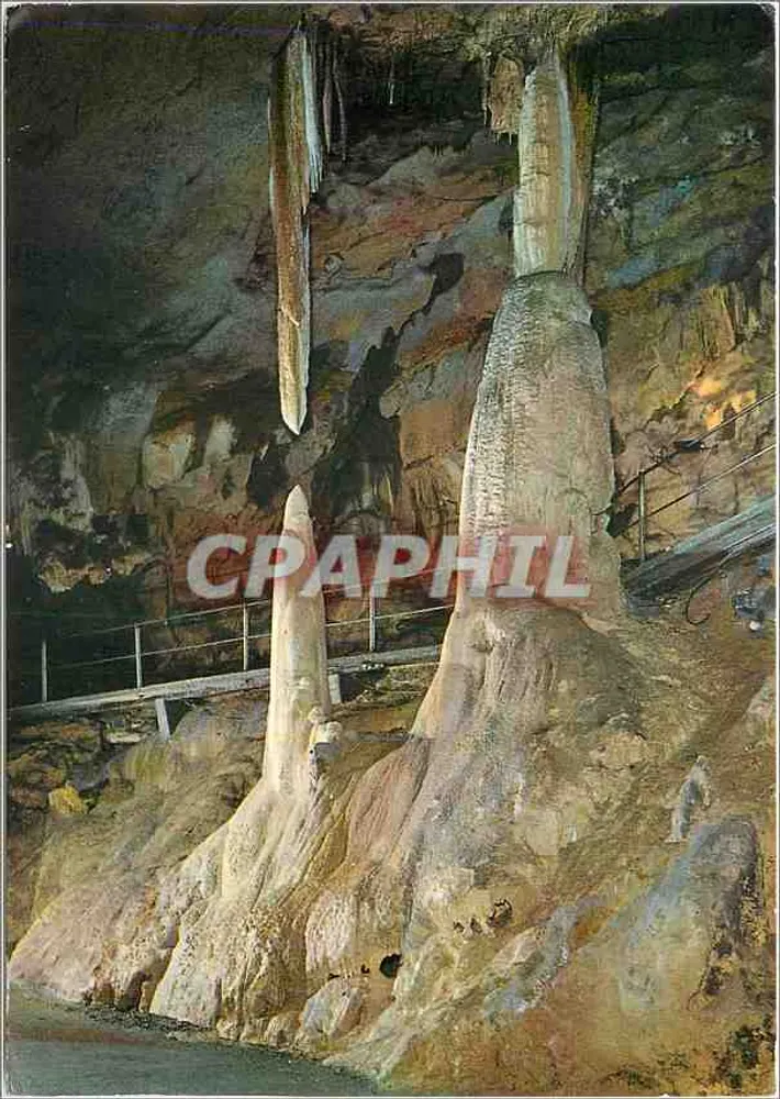 As Grutas de Betharram — Colunas em formação — Cliché H.-P. Tarbes - Frente