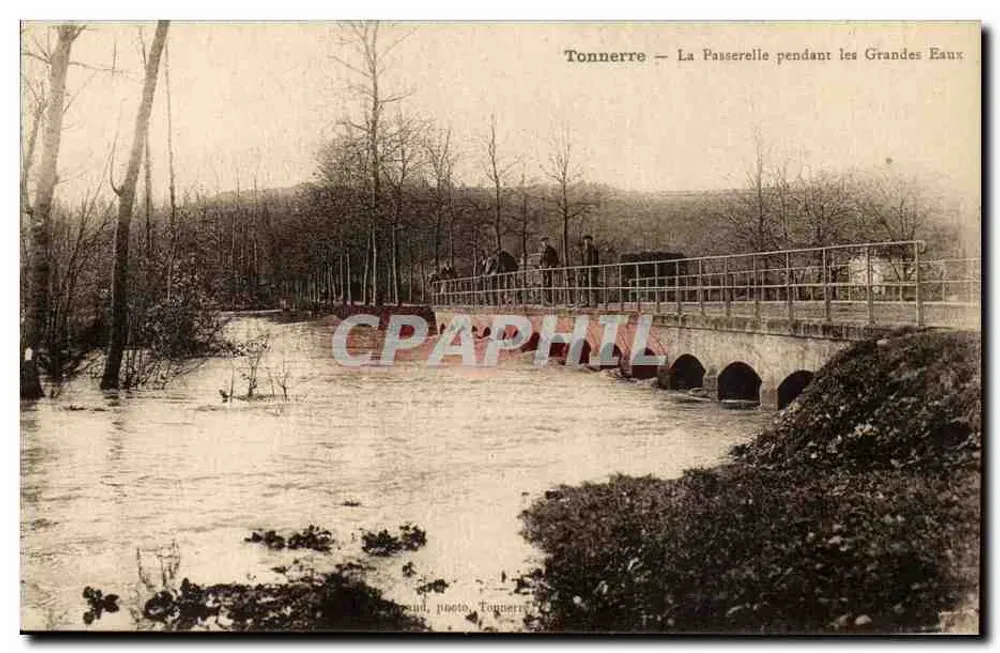 Tonnerre — Die Brücke während der Hochwasser — Foto J. P. Baud, Tonnerre - Vorderseite
