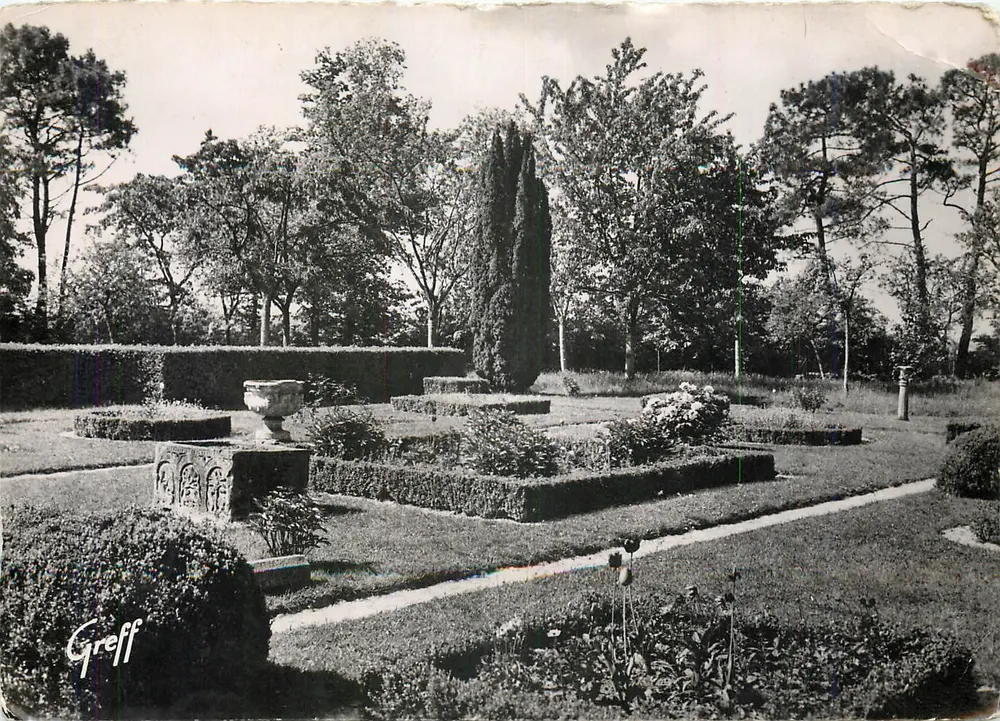 Garten in Tillières-sur-Avre — Hostellerie du KM 104 — Verlag Joly - Vorderseite