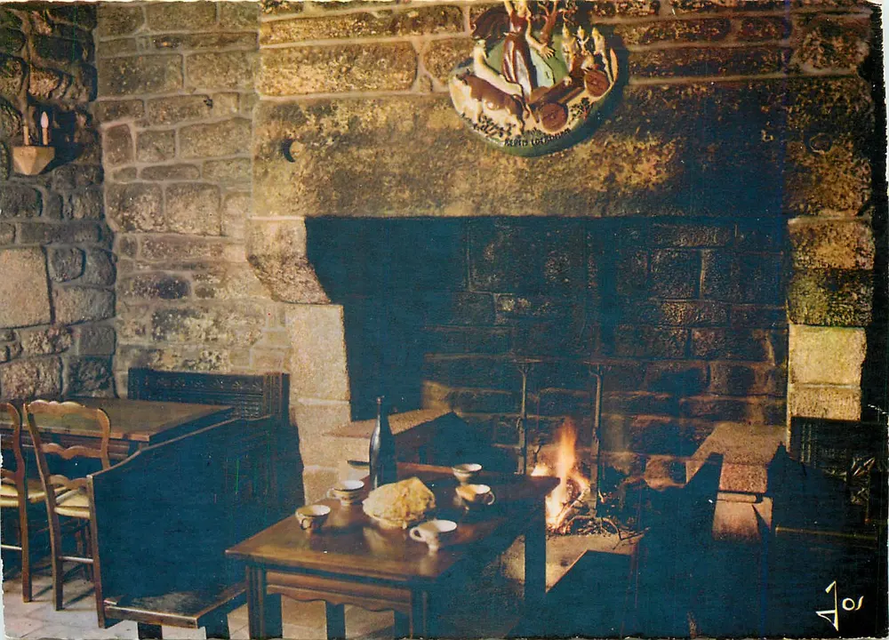 Interior de uma casa de praia — Locronan (Finistère) — Edições Dicôme - Frente