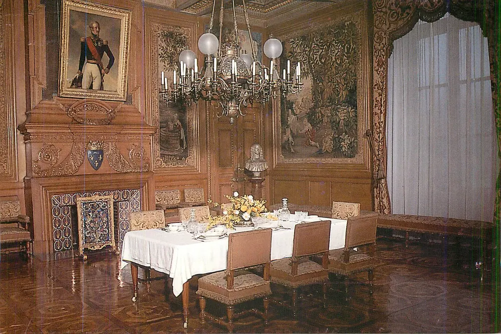 Schloss Eu - Normandie — Das Familien-Eßzimmer — Studio SPIRA N° 2 - Vorderseite