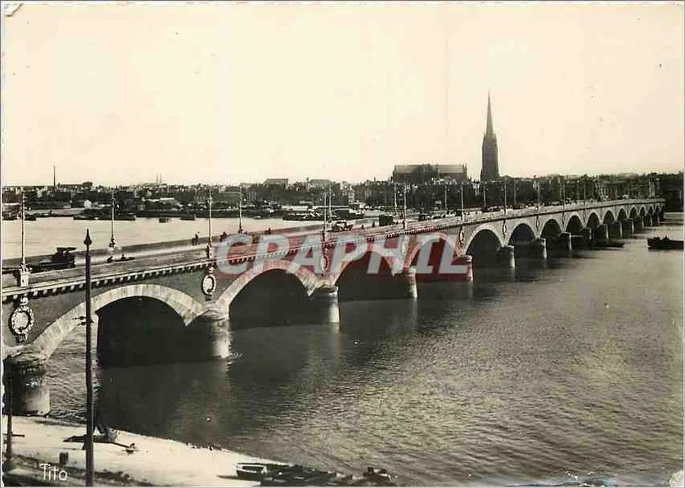 O Ponte sobre a Garonne — Bordeaux — Les Éditions Tito - Frente