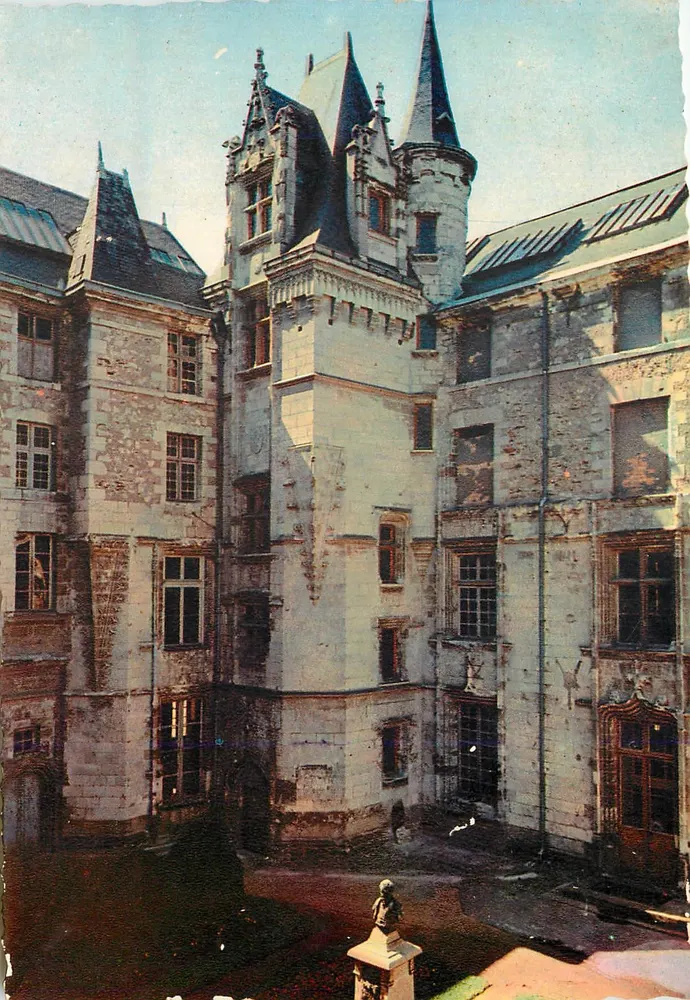 Hôtel Pincé — Museu Turpin de Crissé — Renascimento século XVI - Frente