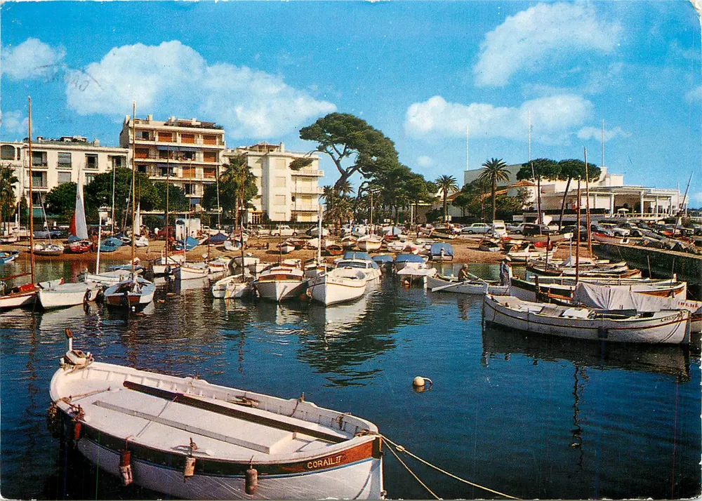 Cannes - Le Casino du Palm Beach et un coin de mer — Éditions d'Art Montluçon, n°211 - Recto