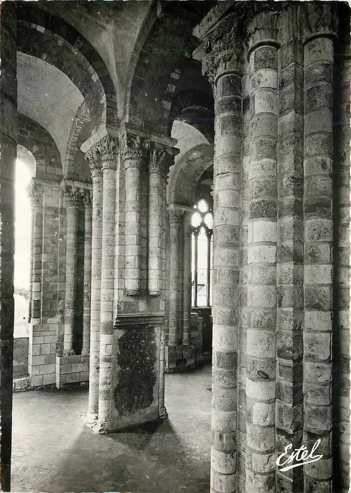 Abbaye Saint-Benoît de Fleury — Tour Saint-Michel : La Salle Haute (XIe siècle) — Éditeur : Étél - Recto