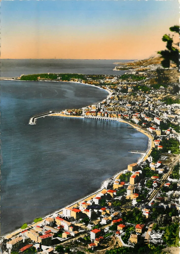 Menton — Vista geral e o Cap Martin — Éditions d'Art Munier, n° 107 - Frente