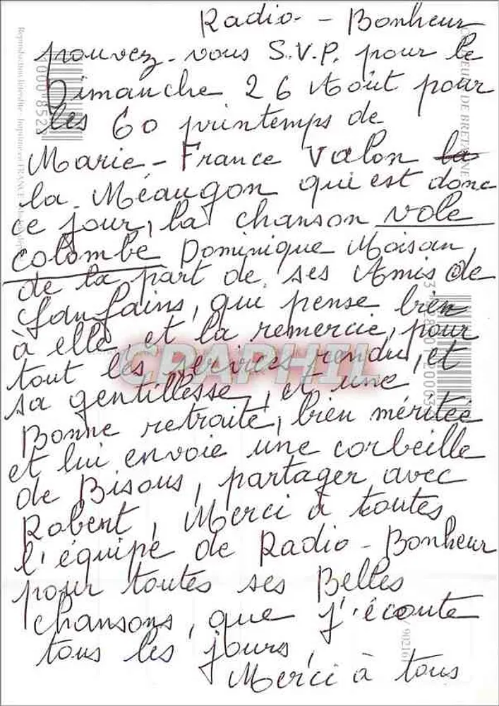 Praia da Bretanha — ondas e falésia — editor não visível - Verso