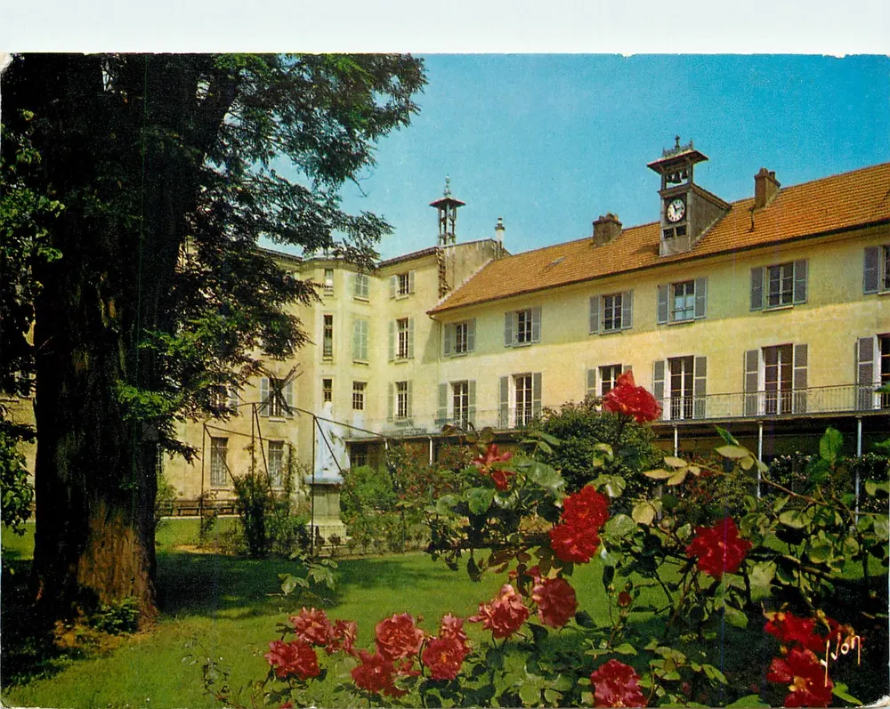 Casa Saint-Vincent — L'Hay-les-Roses (Val-de-Marne) — Edições Drager, n°4 - Frente