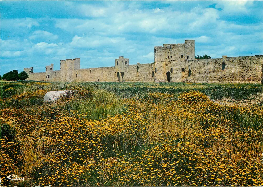 Aigues-Mortes (Gard) — südliche Mauern mit der Turm der Bourguignons, der Pforte der Moulins und der Pforte der Marine — Drucker Comblier - Vorderseite