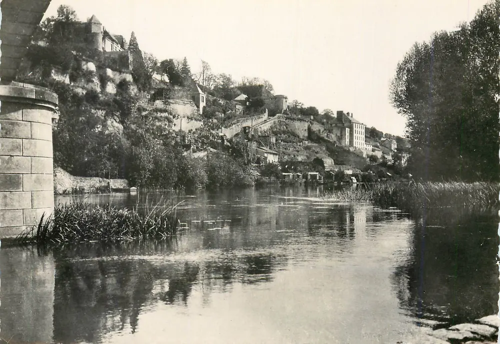 PONTIERS (Vienne) — Tal des Chain. Die Hänge von Blossac. — J. ROBECCHIA, Pontiers - Vorderseite