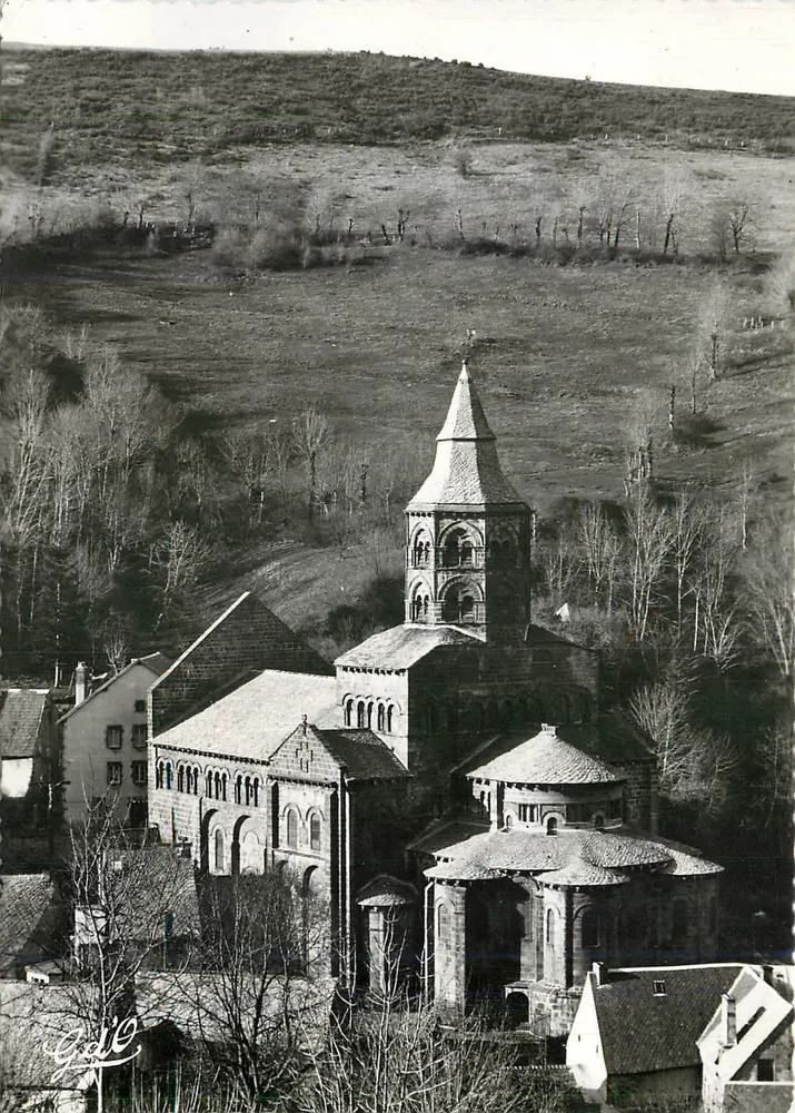 Orcival — Römische Kirche — Editions P. D. - n° 469 - Vorderseite