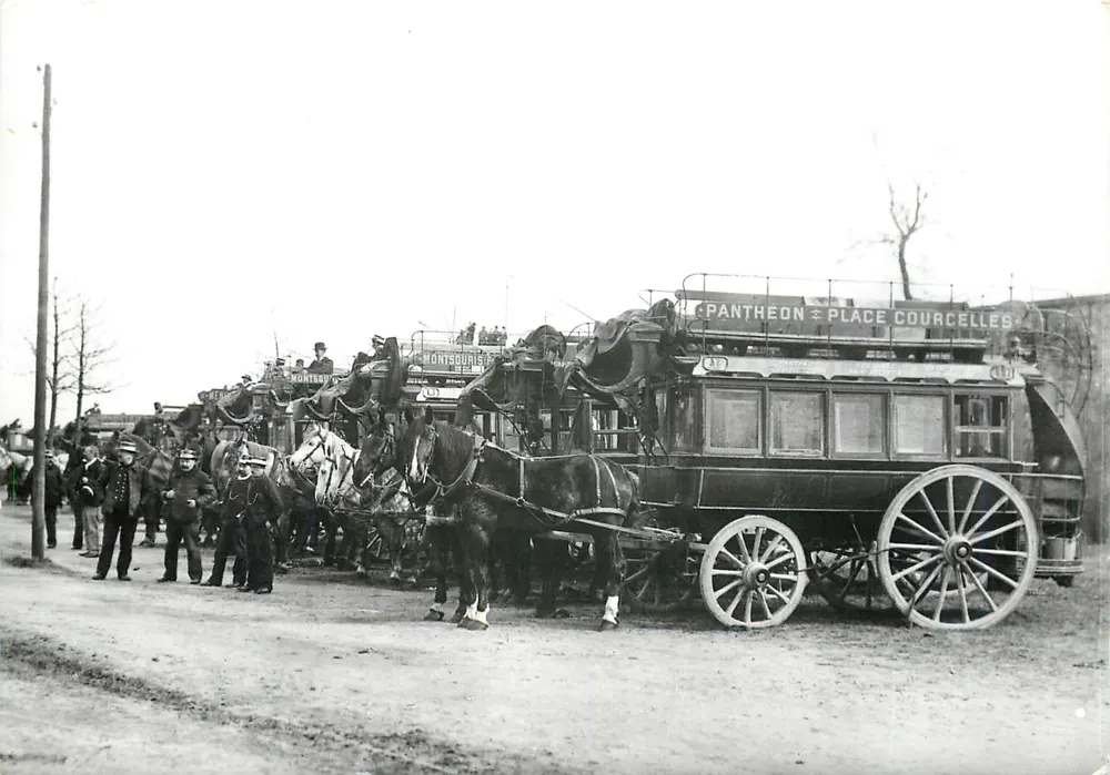 Paris 1900 — Revue de Vincennes — Éditions d'Art Jaurès - Frente