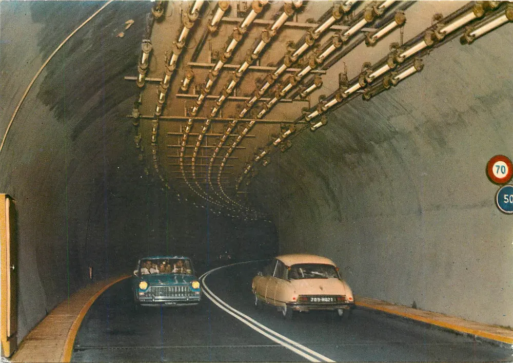 Tunnel du Mont Blanc — Courmayeur, Chamonix — imprimé en Italie - Recto