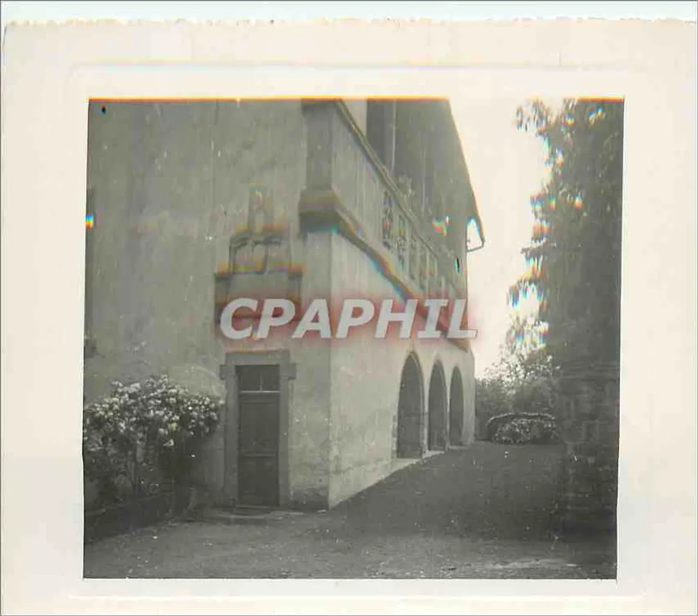Castelo ou casa antiga — vista de canto com entrada e arcadas — E. Despagne, Arras - Frente