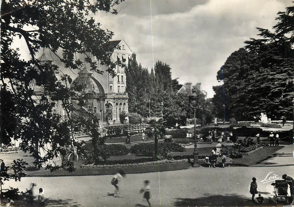 Jardim Botânico de Rennes — vista do prédio principal — Ed. Mesny, Rennes - Frente