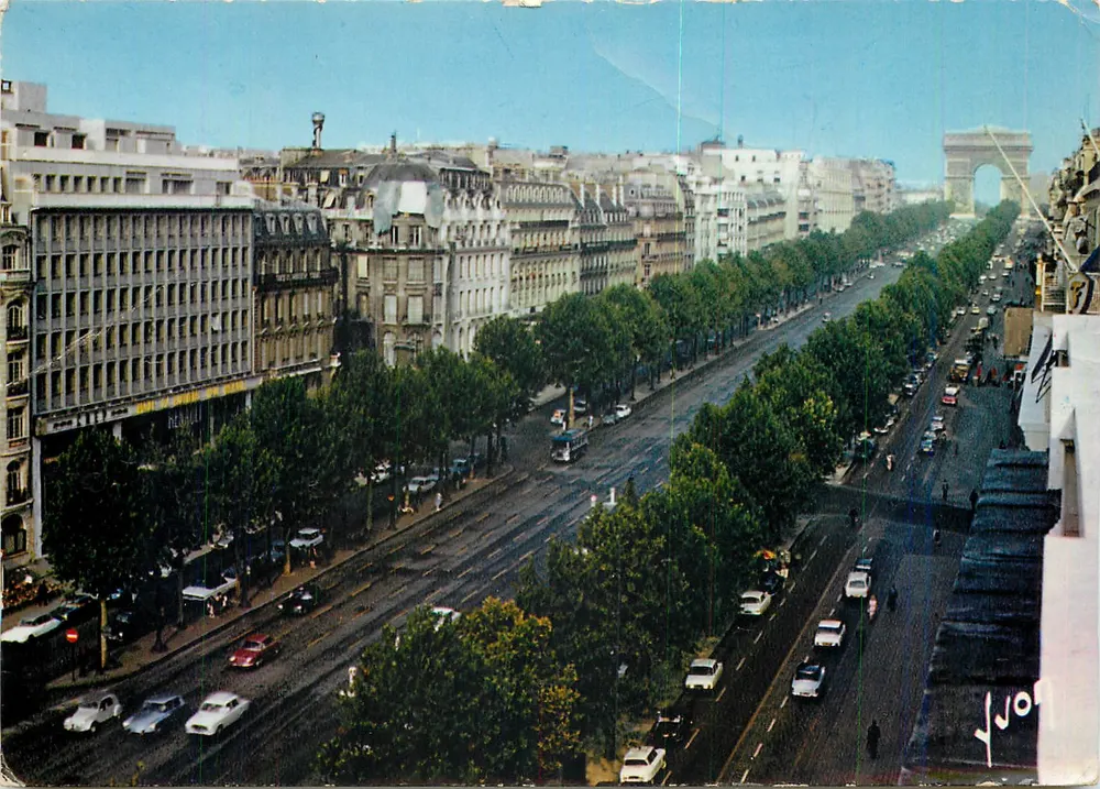 Champs-Élysées — vue panoramique vers l'Arc de Triomphe — Éditions d'Art Vivor - Recto