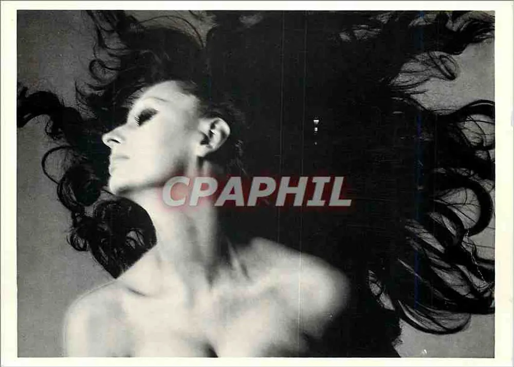 Femme aux cheveux flottants — photographie de Richard Avedon — New York Studio - Recto